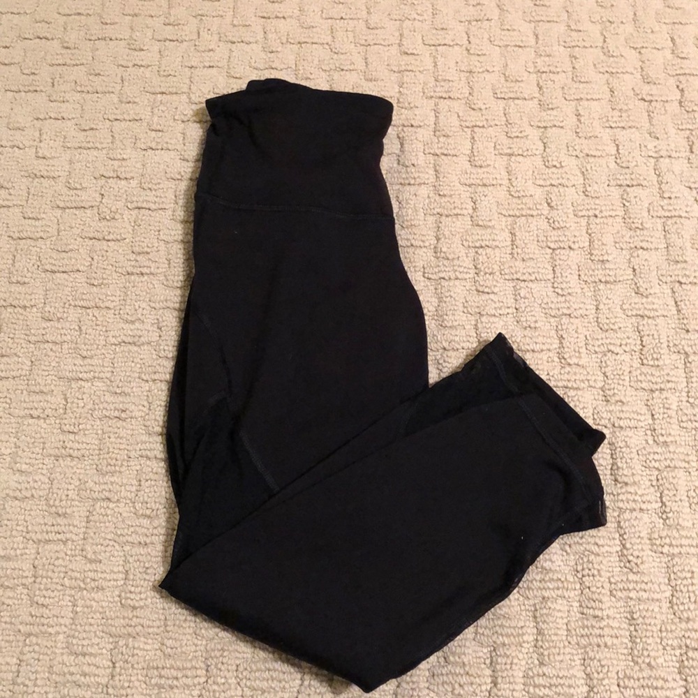Mesh paneled leggings